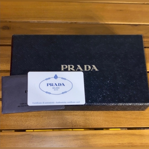 Prada- Long Wallet,Full-Inclusion Box, Tissues,& Authentication ID HardCard  EUC - Picture 6 of 6